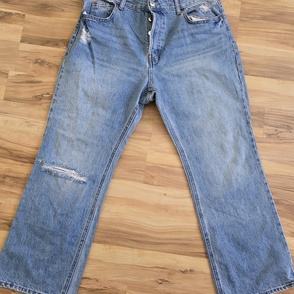H&M Women's High Rise Blue Distressed Jeans